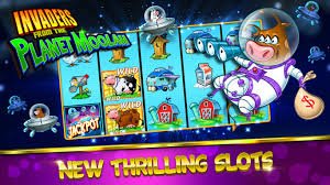Pengguna menggunakan live casino maxsimtoto melalui smartphone dengan tampilan yang responsif